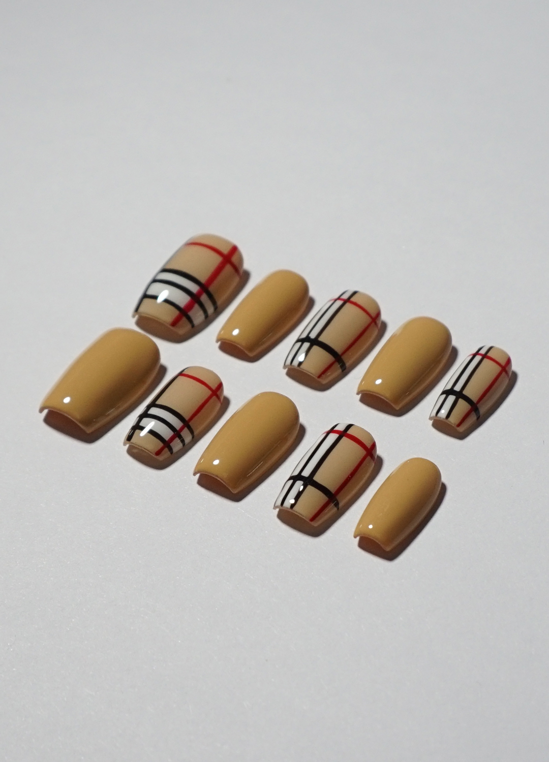 Exemple de press-on nails Mandan Beauty B91-2