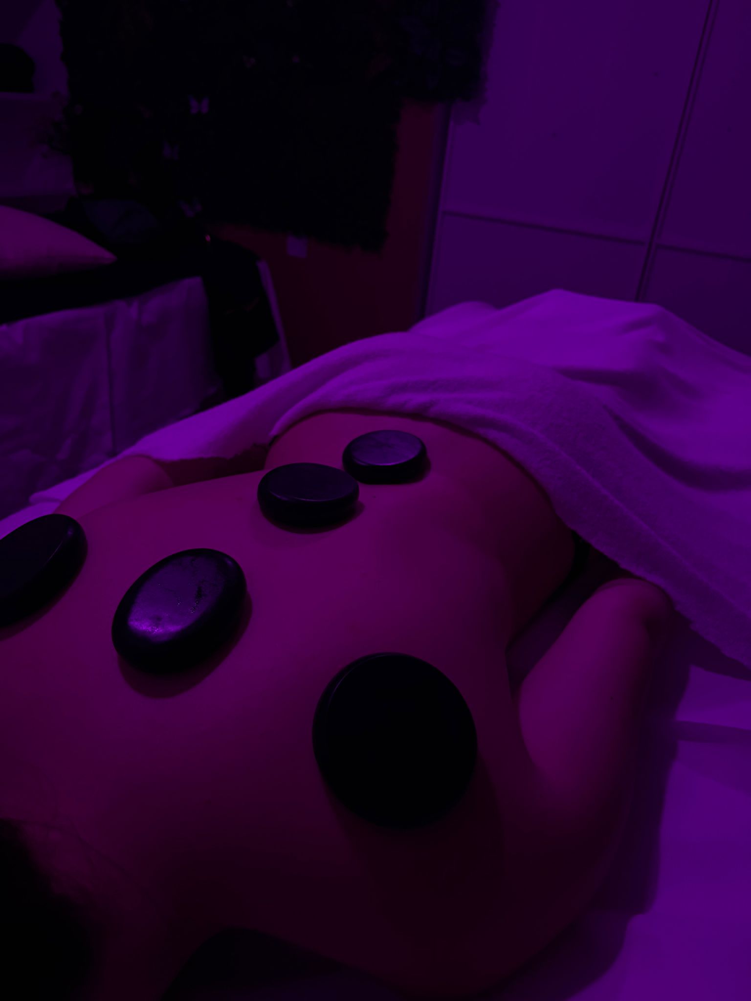 Massage aux pierres chaudes a Toulouse chez Moon & Star